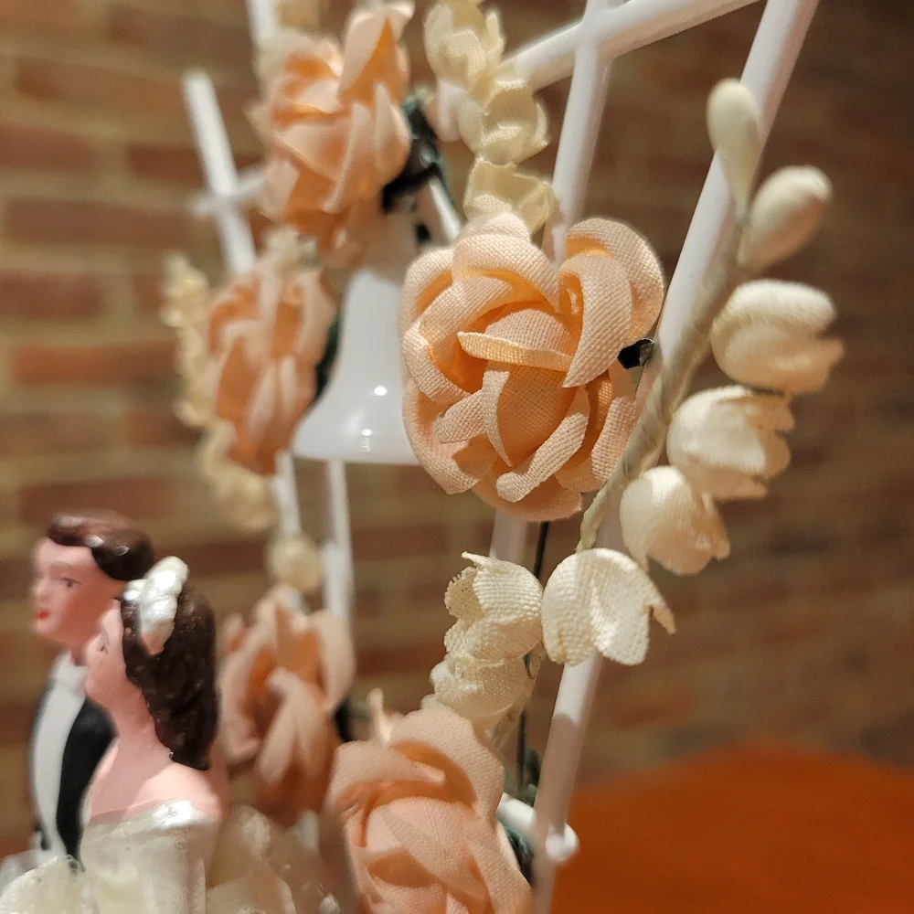 Vintage 1940's Bride & Groom Wedding Cake Topper Prestine Chalkware